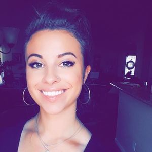 Meet your Posher, Caitlin